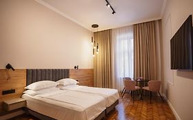 Bloom Downtown Suites