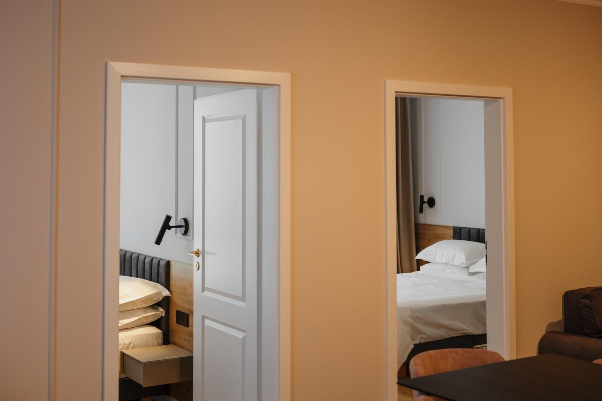 Bloom Downtown Suites Cluj-Napoca Exterior photo
