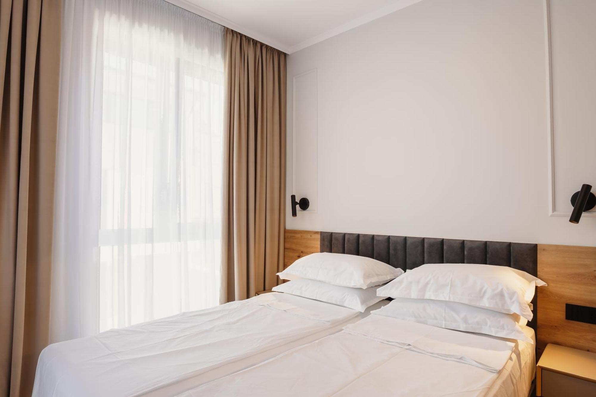 Bloom Downtown Suites Cluj-Napoca Exterior photo