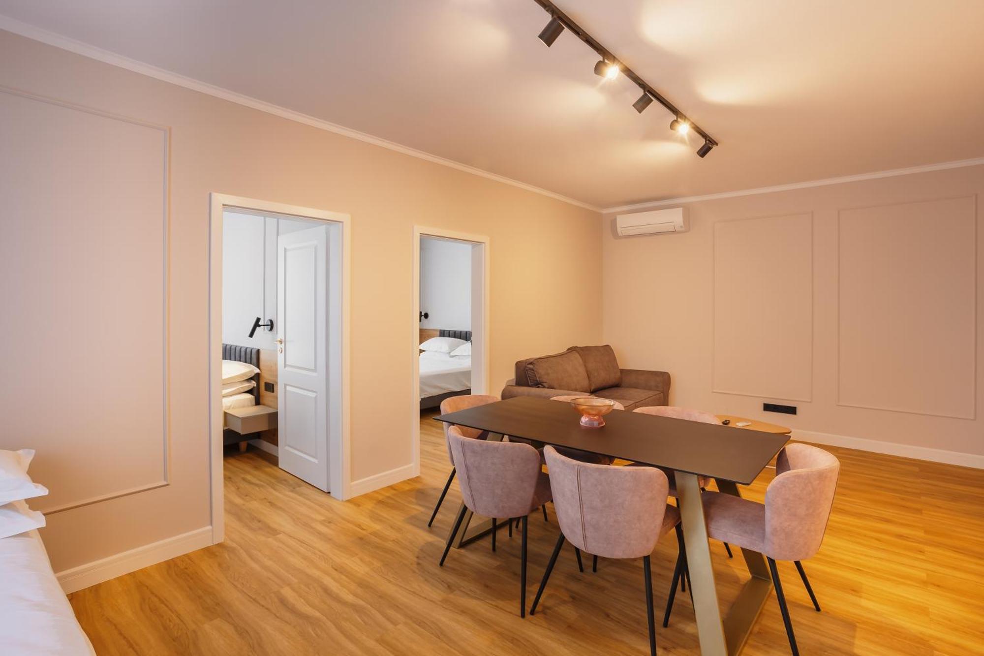 Bloom Downtown Suites Cluj-Napoca Exterior photo
