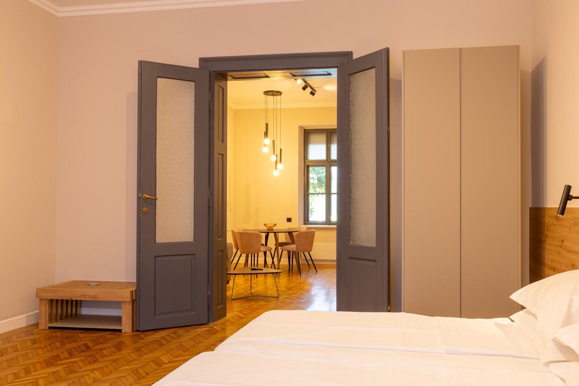 Bloom Downtown Suites Cluj-Napoca Exterior photo