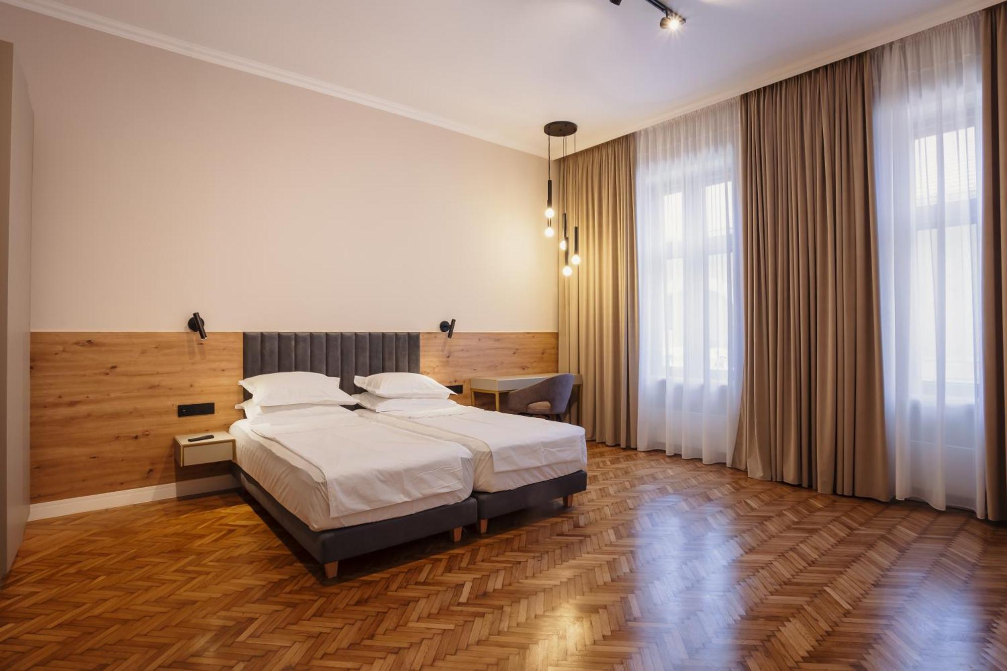 Bloom Downtown Suites Cluj-Napoca Exterior photo