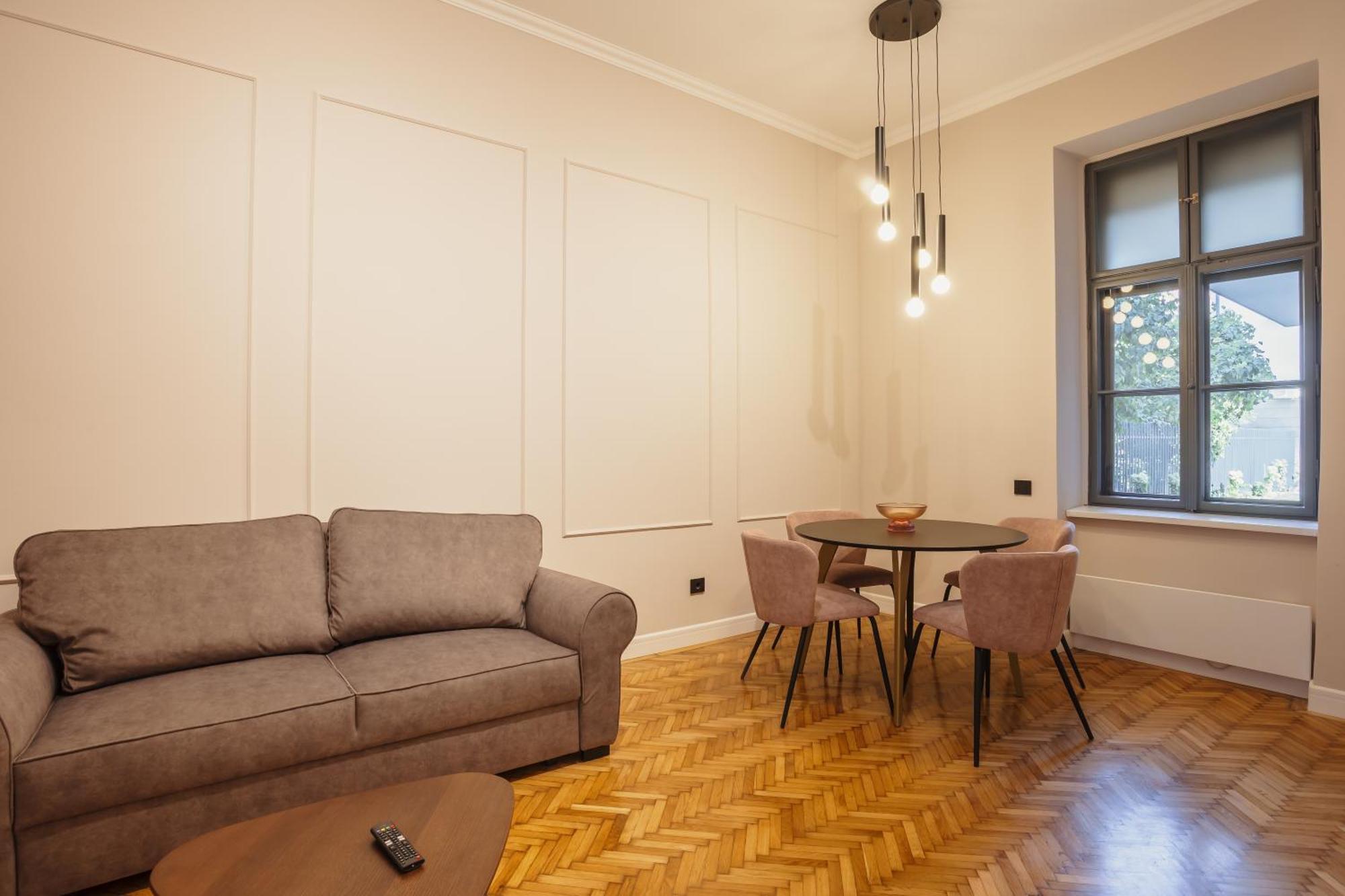 Bloom Downtown Suites Cluj-Napoca Exterior photo