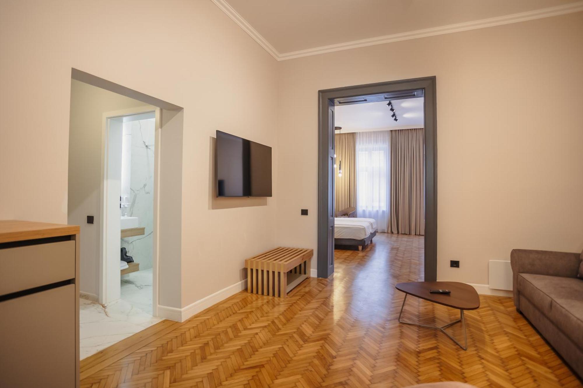 Bloom Downtown Suites Cluj-Napoca Exterior photo